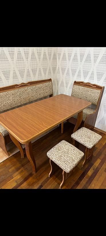 Metbex ucun kunc divan, masa ve 2 taburetka. qiymet 170 man. Unvan at lalafo.az Metbex ucun kunc divan, masa ve 2 taburetka. qiymet 170 man. Unvan