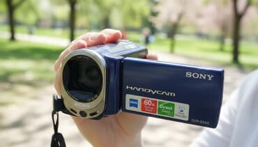 Sony Handycam DCR-SX43 videokamera - Carl Zeiss Vario-Tessar lalafo.az -da Sony Handycam DCR-SX43 videokamera - Carl Zeiss Vario-Tessar