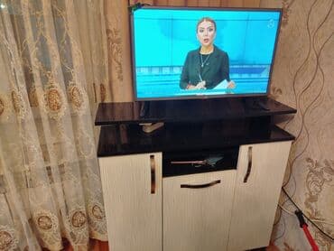 İşlənmiş, Düz TV altlığı, Polkalı lalafo.az -da İşlənmiş, Düz TV altlığı, Polkalı