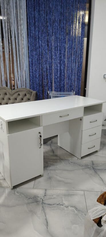 Sifarişlə işçi masaları: Təcili !!!Ağ rəngli geniş iş/kompüter masası - Material: laminat/LDSP lalafo.az -da — 7 Sifarişlə işçi masaları: Təcili !!!Ağ rəngli geniş iş/kompüter masası - Material: laminat/LDSP — 7