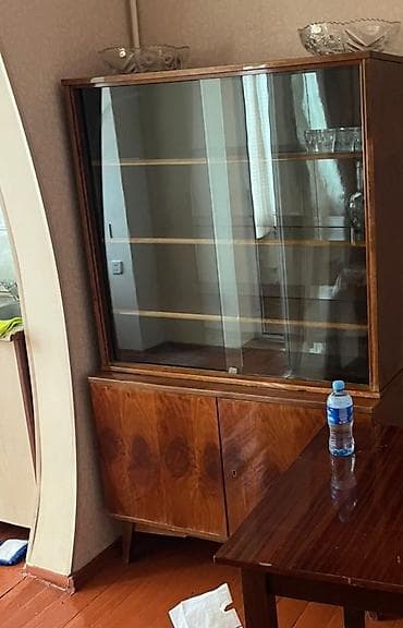 Şüşəli dolab vitrini, İşlənmiş lalafo.az -da Şüşəli dolab vitrini, İşlənmiş