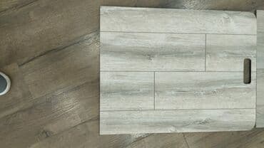 Ağac fakturalı PVC vinil döşəmə plitələri - Rəng: açıq boz/boz-bej lalafo.az -da Ağac fakturalı PVC vinil döşəmə plitələri - Rəng: açıq boz/boz-bej