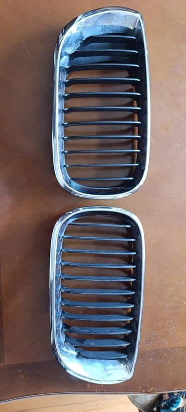 Avtomobilin ön hissəsi üçün nəzərdə tutulmuş bu radiator barmaqlıqları lalafo.az -da Avtomobilin ön hissəsi üçün nəzərdə tutulmuş bu radiator barmaqlıqları