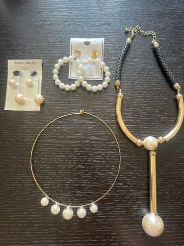 Dəstə daxildir: Sırğa lalafo.az -da Dəstə daxildir: Sırğa