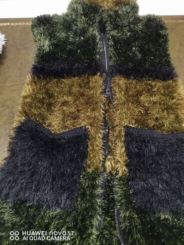 Xəzli/şərf teksturasına bənzər uzun tüklü parça ilə hazırlanmış lalafo.az -da Xəzli/şərf teksturasına bənzər uzun tüklü parça ilə hazırlanmış