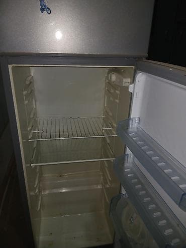 İki kameralı soyuducu - Üst kamera: dondurucu bölmə, içində bir ədəd lalafo.az -da İki kameralı soyuducu - Üst kamera: dondurucu bölmə, içində bir ədəd