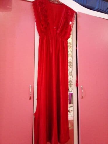 Xanım üçün qırmızı rəngli, uzun gecəlik penuar. 38/40/42/44 lalafo.az -da Xanım üçün qırmızı rəngli, uzun gecəlik penuar. 38/40/42/44