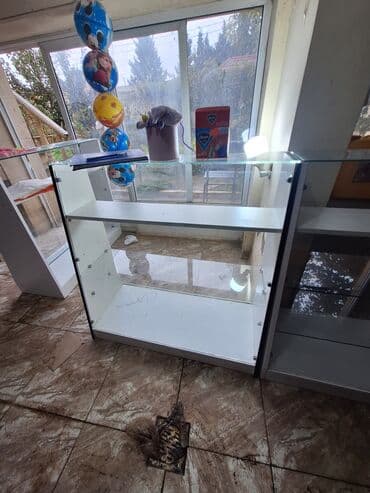 Polkali skaf satilir sokulu veziyyetdedi suse polkalari var. suse at lalafo.az — 5 Polkali skaf satilir sokulu veziyyetdedi suse polkalari var. suse — 5