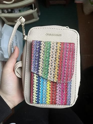 Çiyin çantası, Charles & Keith, Yeni lalafo.az -da Çiyin çantası, Charles & Keith, Yeni