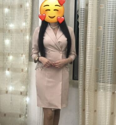 Zərif pudra rəngində blazer-kleyt. - Dizayna malik: ikiqat düyməli lalafo.az -da Zərif pudra rəngində blazer-kleyt. - Dizayna malik: ikiqat düyməli