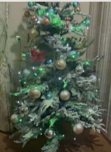 Qar effekti ilə bəzədilmiş süni Yeni il şam ağacı - Realistik, qarla lalafo.az -da Qar effekti ilə bəzədilmiş süni Yeni il şam ağacı - Realistik, qarla