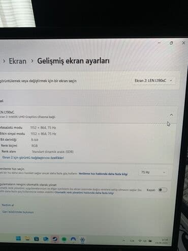 Hərkəsə salamlar monitor 19 inçdir və 75 hz malikdir cüzi cızığları və lalafo.az -da Hərkəsə salamlar monitor 19 inçdir və 75 hz malikdir cüzi cızığları və