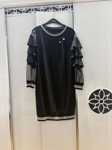 Qara rəngli zərif tunik/əlbəstə - Dizayn: Sadə düz kəsim, dizüstü lalafo.az -da Qara rəngli zərif tunik/əlbəstə - Dizayn: Sadə düz kəsim, dizüstü