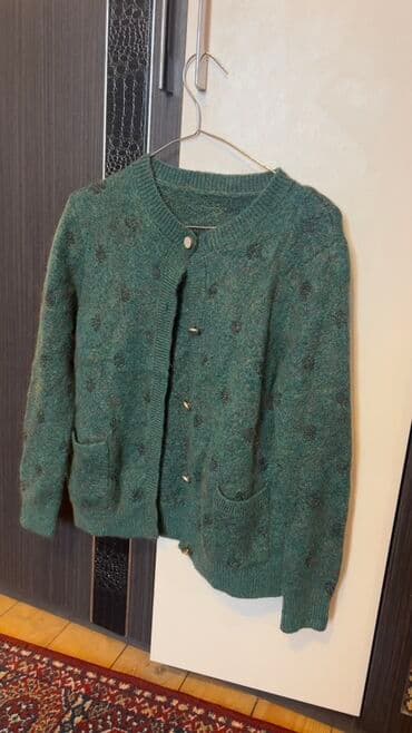 Yumşaq toxumalı yaşıl kardiqan - Rəng: zoğalı-yaşıl tonlarda, tünd lalafo.az -da Yumşaq toxumalı yaşıl kardiqan - Rəng: zoğalı-yaşıl tonlarda, tünd