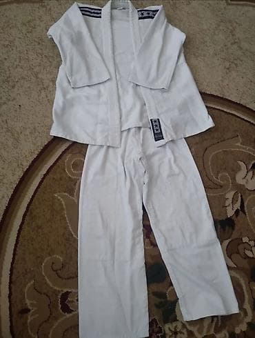 Judo/Karate gi dəsti – ağ rəngli formalar söküyü cırığı yoxdur 1 ay lalafo.az -da Judo/Karate gi dəsti – ağ rəngli formalar söküyü cırığı yoxdur 1 ay