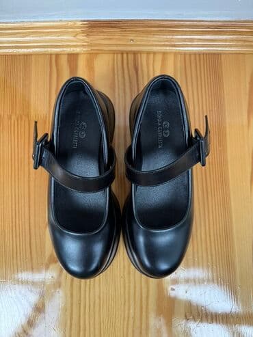 Tuflilər, Ölçü: 36, rəng - Qara, İşlənmiş lalafo.az -da Tuflilər, Ölçü: 36, rəng - Qara, İşlənmiş