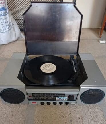 Retro vinil pikap və radio kombinə qurğu - Üst qapaqlı vinil pikap lalafo.az -da Retro vinil pikap və radio kombinə qurğu - Üst qapaqlı vinil pikap