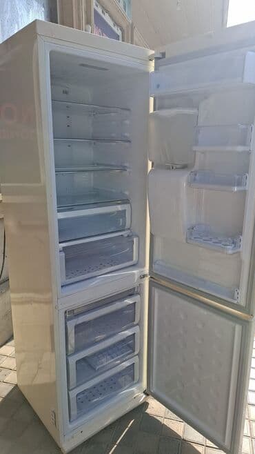 2 qapılı Samsung Soyuducu Satılır, rəng - Bej, Dispenserli lalafo.az -da 2 qapılı Samsung Soyuducu Satılır, rəng - Bej, Dispenserli