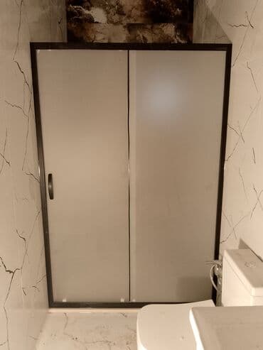 Qara çərçivəli, buzlu şüşəli duş kabinəsi. Bu kabinə müasir dizaynı lalafo.az -da Qara çərçivəli, buzlu şüşəli duş kabinəsi. Bu kabinə müasir dizaynı