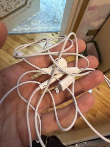 Simli Qulaqcıqlar, Apple, rəng - Ağ lalafo.az -da Simli Qulaqcıqlar, Apple, rəng - Ağ