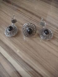 Bijuteriya dest - sirga ve uzuk. Tezedir. Uzuyun olcusu 18-19. 15 man lalafo.az -da Bijuteriya dest - sirga ve uzuk. Tezedir. Uzuyun olcusu 18-19. 15 man