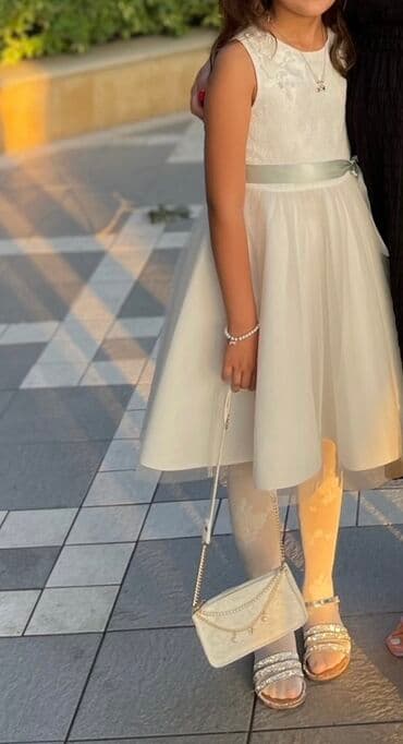 Uşaq üçün zərif ağ ziyafət dəsti. Tərkibi və detalları: - Ağ rəngli lalafo.az -da Uşaq üçün zərif ağ ziyafət dəsti. Tərkibi və detalları: - Ağ rəngli