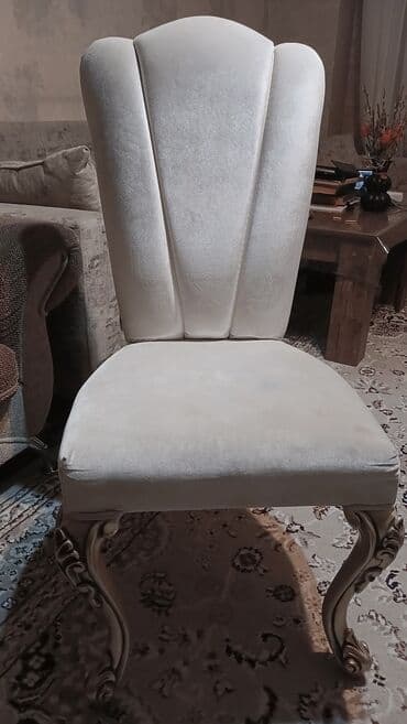 4 ədəd stul.yaxşı vəziyyətdədir.1 ədədi 15 manatdır. Ünvandan lalafo.az -da 4 ədəd stul.yaxşı vəziyyətdədir.1 ədədi 15 manatdır. Ünvandan