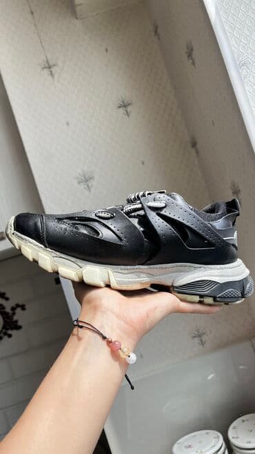 Balenciaga, Ölçü: 37, rəng - Qara, İşlənmiş lalafo.az -da Balenciaga, Ölçü: 37, rəng - Qara, İşlənmiş