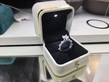 Üzük lalafo.az -da Üzük