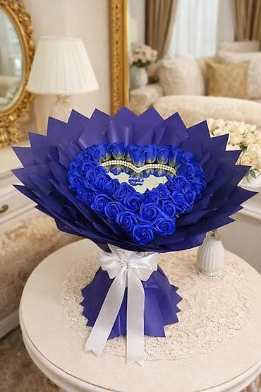 Mavi gül buketi – ürək formasında tərtibat - Zərif, dərin mavi rəngli lalafo.az -da Mavi gül buketi – ürək formasında tərtibat - Zərif, dərin mavi rəngli
