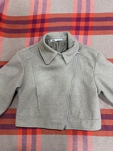ZARA qısa kəsimli qadın jaketi Ölçü: XS (Geniş model olduğu üçün S lalafo.az -da ZARA qısa kəsimli qadın jaketi Ölçü: XS (Geniş model olduğu üçün S