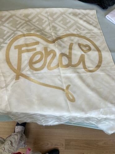 Krem rəngli Fendi şərf/şal. - Material: yüngül, parıltılı atlas-satin lalafo.az -da Krem rəngli Fendi şərf/şal. - Material: yüngül, parıltılı atlas-satin