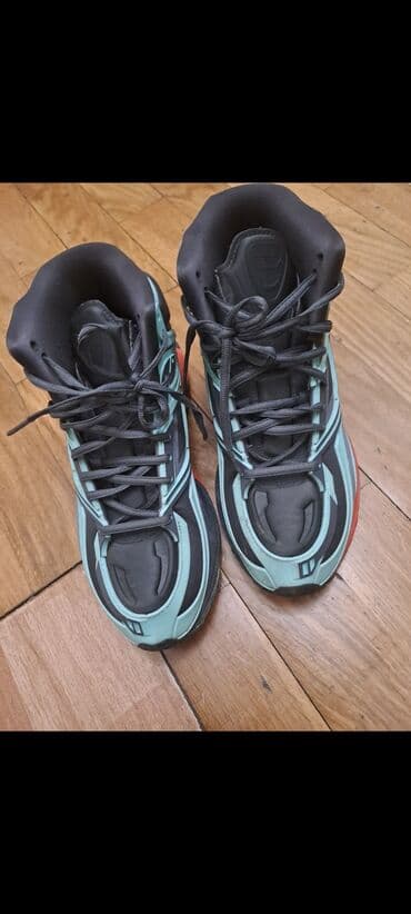 Az geyinilib teze kimidir.Xadijden alinib.Məhsul: Reebok Premier kişi lalafo.az -da Az geyinilib teze kimidir.Xadijden alinib.Məhsul: Reebok Premier kişi