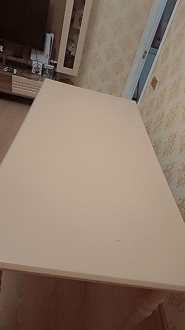 Klassik masa, Açılmayan, MDF, Dördbucaq masa lalafo.az -da Klassik masa, Açılmayan, MDF, Dördbucaq masa