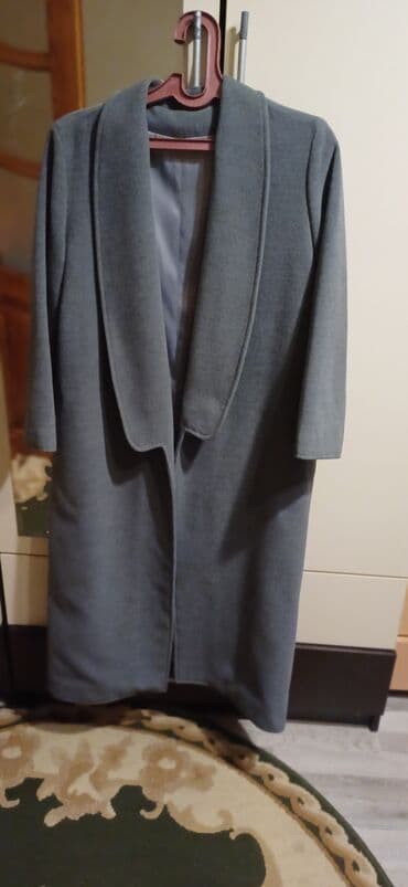 Qadınlar üçün boz rəngli palto/kardiqan - Model: qolsuz deyil lalafo.az -da Qadınlar üçün boz rəngli palto/kardiqan - Model: qolsuz deyil