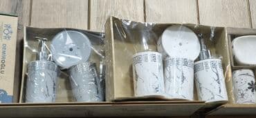 Banyo aksesuar dəsti – mərmər naxışlı, klassik yunan haşiyəli dizayn lalafo.az -da Banyo aksesuar dəsti – mərmər naxışlı, klassik yunan haşiyəli dizayn