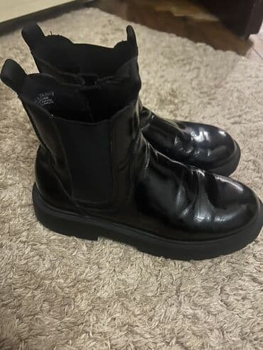 Qısaboğaz, Zara, Ölçü: 35, rəng - Qara, İşlənmiş lalafo.az -da Qısaboğaz, Zara, Ölçü: 35, rəng - Qara, İşlənmiş