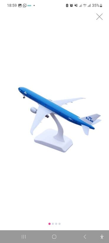 Mavi gövdəyə və ağ qanadlara malik KLM sərnişin təyyarəsi modeli. Ağ lalafo.az -da Mavi gövdəyə və ağ qanadlara malik KLM sərnişin təyyarəsi modeli. Ağ