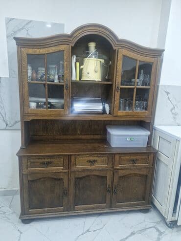 Məhsul: Qədim tərzli taxta bufet–vitrin dəsti Təsvir: - Klassik lalafo.az -da Məhsul: Qədim tərzli taxta bufet–vitrin dəsti Təsvir: - Klassik