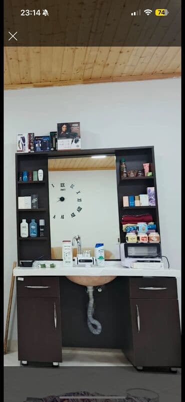 Aytac: İşlənmiş, Saş kəsimi üçün masa, Güzgülü lalafo.az -da Aytac: İşlənmiş, Saş kəsimi üçün masa, Güzgülü