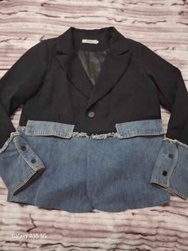 Hibrid dizaynlı qadın gödəkçə/bleyzer. - Üst hissə: qara klassik lalafo.az -da Hibrid dizaynlı qadın gödəkçə/bleyzer. - Üst hissə: qara klassik