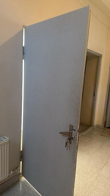 Demir berk seyf qapi ev qapisi 5 eded biri 50 azn
Merdekan*afa 09511 lalafo.az -da Demir berk seyf qapi ev qapisi 5 eded biri 50 azn
Merdekan*afa 09511