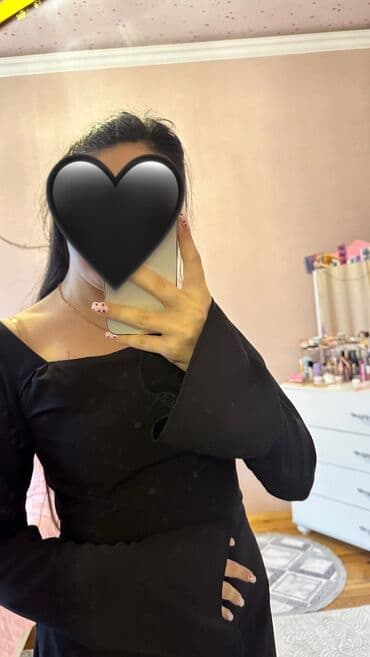 38-40 bədənə uyğundur. 1 dəfə geynilib. Arxası zamokdur. Və lalafo.az -da 38-40 bədənə uyğundur. 1 dəfə geynilib. Arxası zamokdur. Və