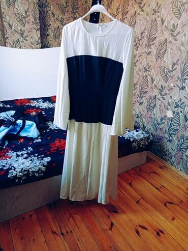 İkirəngli uzun don - Rəng: ağ və qara kontrast kombinasiyası - lalafo.az -da İkirəngli uzun don - Rəng: ağ və qara kontrast kombinasiyası -