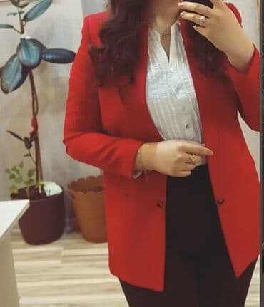 Qadınlar üçün klassik qırmızı bleizer - Rəng: parlaq qırmızı - Kəsim lalafo.az -da Qadınlar üçün klassik qırmızı bleizer - Rəng: parlaq qırmızı - Kəsim