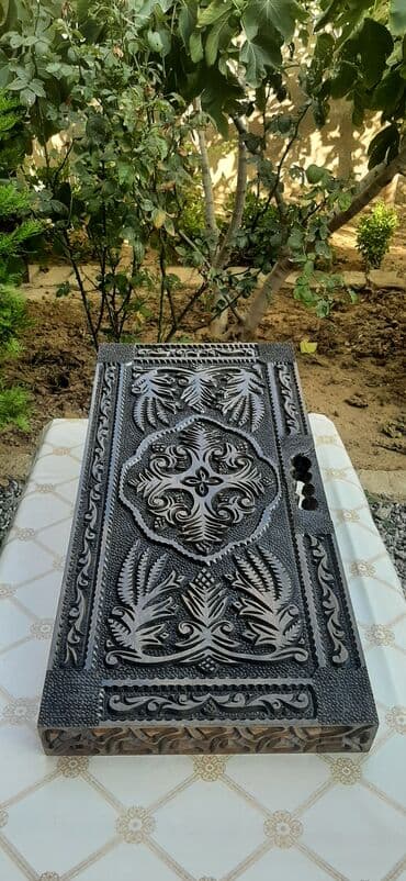 Əl oyma naxışlı taxta tavla dəsti - Material: bərk ağac (tam taxta lalafo.az -da Əl oyma naxışlı taxta tavla dəsti - Material: bərk ağac (tam taxta