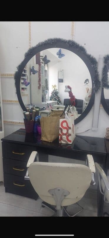 Gözəllik salonu üçün iş masası və güzgü dəsti - Dairəvi, geniş ölçülü lalafo.az -da Gözəllik salonu üçün iş masası və güzgü dəsti - Dairəvi, geniş ölçülü