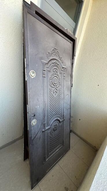 Mənzil üçün İşlənmiş Giriş qapısı Petlə ilə, Zəmanətsiz, Ünvandan götürmə lalafo.az -da Mənzil üçün İşlənmiş Giriş qapısı Petlə ilə, Zəmanətsiz, Ünvandan götürmə