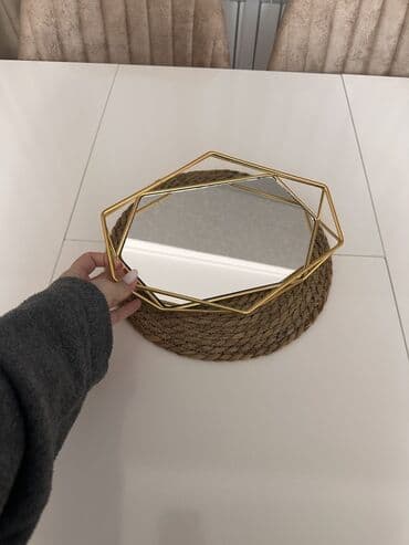 Dekorativ güzgülü boşqab/t - Forma: çoxbucaqlı güzgü səthi, ətrafında lalafo.az -da Dekorativ güzgülü boşqab/t - Forma: çoxbucaqlı güzgü səthi, ətrafında