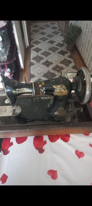 Məhsul: Mexaniki tikiş maşını (antik üslub) Təsvir: - Korpus: Döküm lalafo.az -da Məhsul: Mexaniki tikiş maşını (antik üslub) Təsvir: - Korpus: Döküm